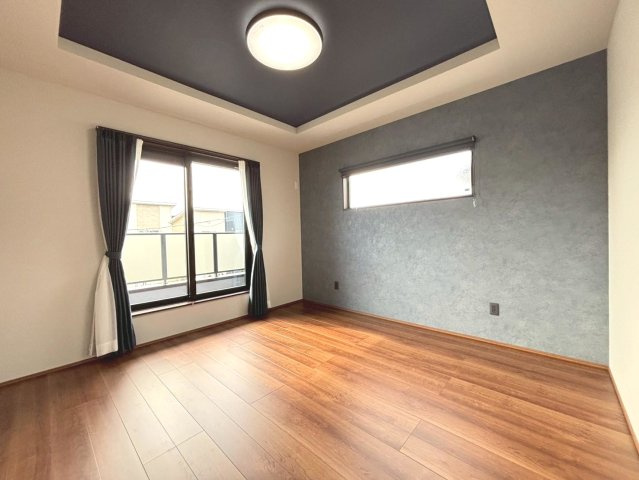 新築戸建　大垣市赤坂町　全1区画分譲の寝室|奥行のあるウォークインクローゼットは収納方法自由自在。家族の成長に合わせた収納が可能です。