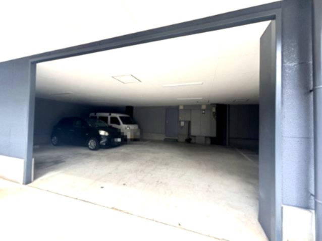 シャンテ本山の駐車場