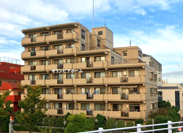 平井サンハイツ　7階　最　上階の外観