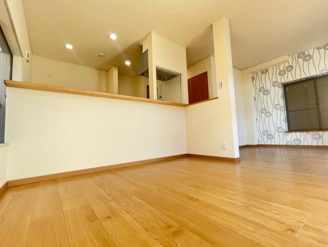 八街市中古戸建ての居間・リビング