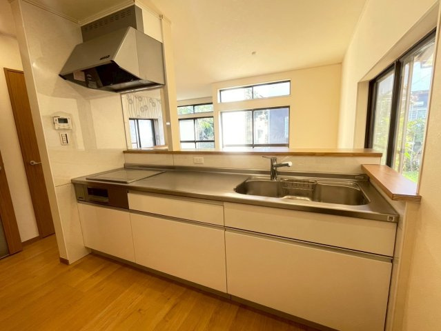 八街市中古戸建てのキッチン