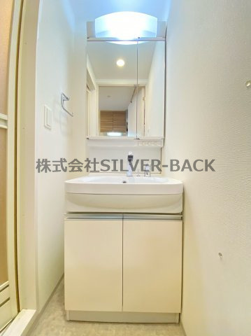 レジュールアッシュウエストレジス★仲介手数料無料物件★の洗面所