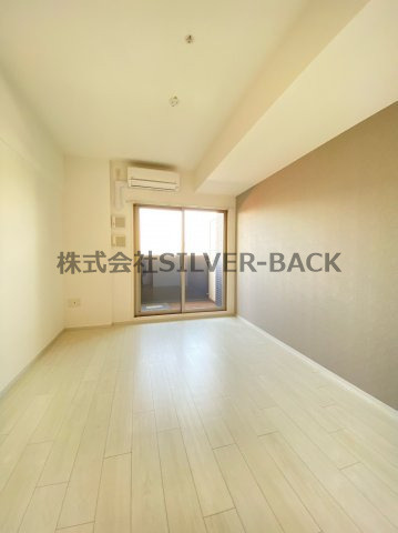 レジュールアッシュウエストレジス★仲介手数料無料物件★の居間・リビング