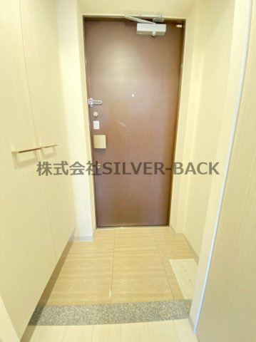 レジュールアッシュウエストレジス★仲介手数料無料物件★の玄関