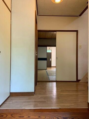 【玄関】 | 石川町１丁目貸家