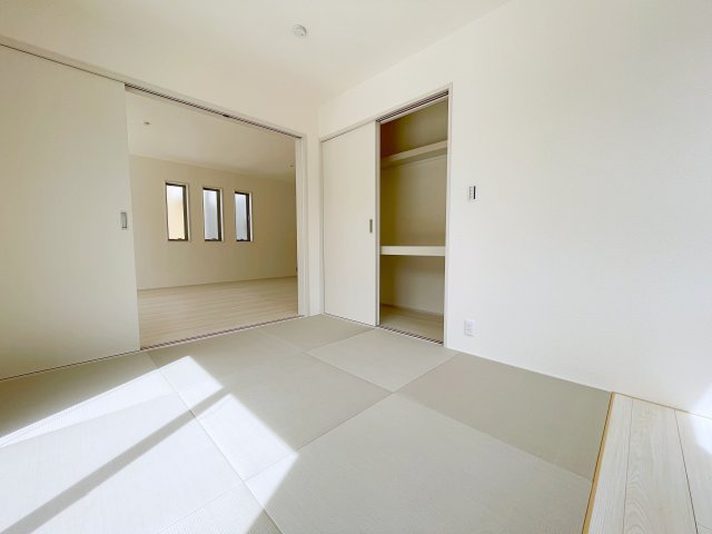 新築戸建・新築建売　行田市城西1丁目　長期優良住宅　忍小・忍中の和室|用途に応じてアレンジのできる洋風も取り入れた和室！