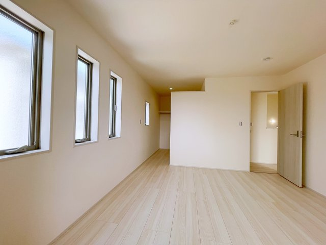 新築戸建・新築建売　行田市城西1丁目　長期優良住宅　忍小・忍中の洋室|光と風をしっかり取り込める2面採光の洋室！心地よい暮らしを実現できます！