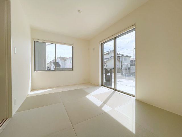 新築戸建・新築建売　行田市城西1丁目　長期優良住宅　忍小・忍中の和室|畳は足触りがいいので裸足で歩いても気持ちがいいです！