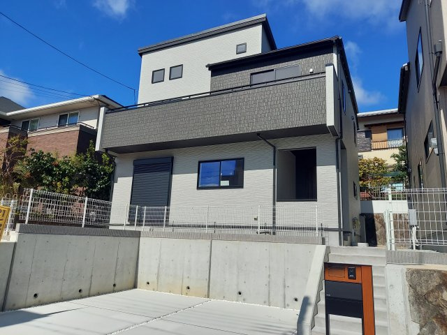 宝塚市中山五月台1丁目新築一戸建