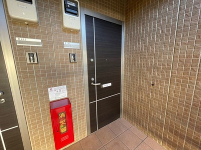 【玄関】 | Ｋ・フルール Ｂ | 玄関ドア