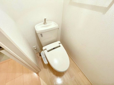 【トイレ】 | Ｋ・フルール Ｂ | 温水洗浄暖房便座つきトイレ