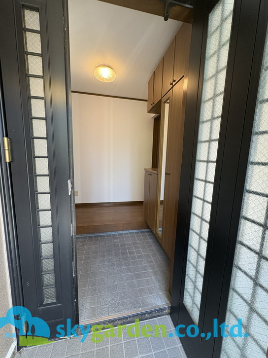 茅ヶ崎市菱沼3丁目　中古戸建の玄関