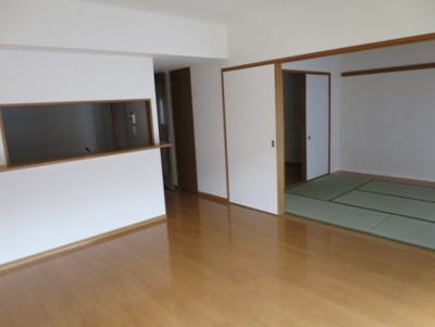 【居間・リビング】 | アソシエール野方 | 13.9帖のきれいなLDK。