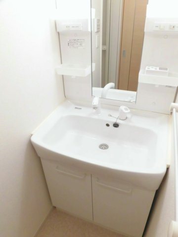 チェリーブロッサムⅠの洗面所|明るい洗面所です