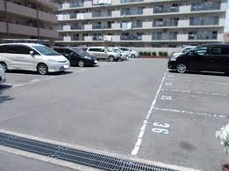 吹田ロイヤルマンションの駐車場