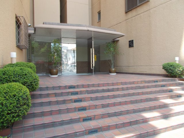 吹田ロイヤルマンションのエントランス