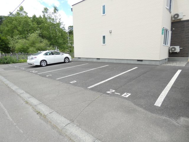 アイーレⅢの駐車場