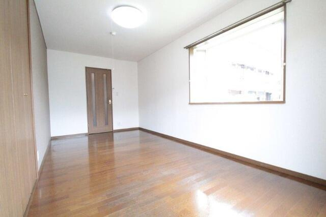 川崎市麻生区高石４丁目のアパートの寝室