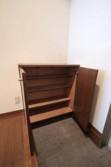 川崎市麻生区高石４丁目のアパートの収納