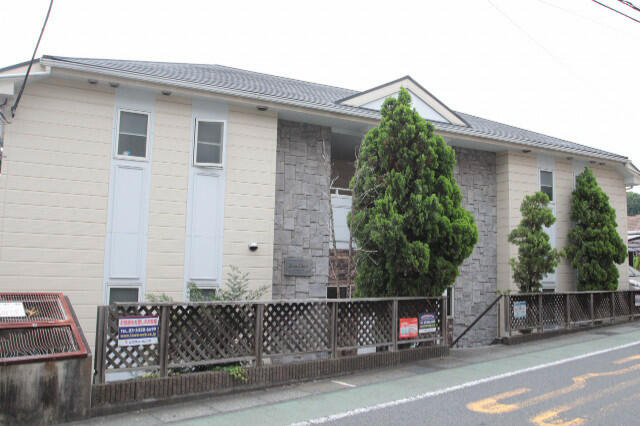 川崎市麻生区高石４丁目のアパートの外観