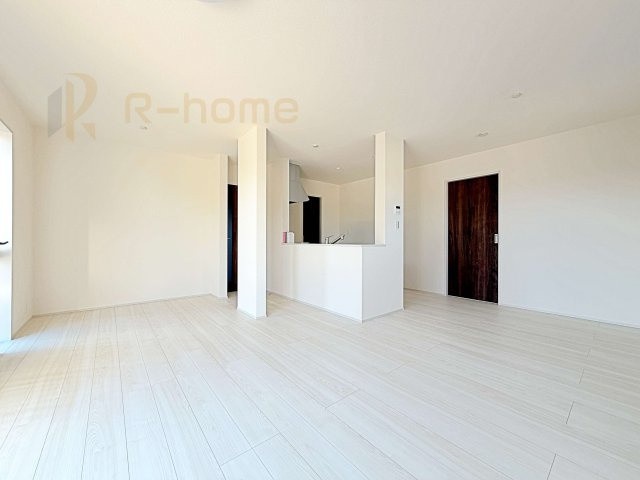 古河市東諸川第2　新築戸建て　1号棟の居間・リビング|広々としたLDK♪充分な広さがあり、ご家族でインテリアのレイアウトを考えるのも楽しみですね！