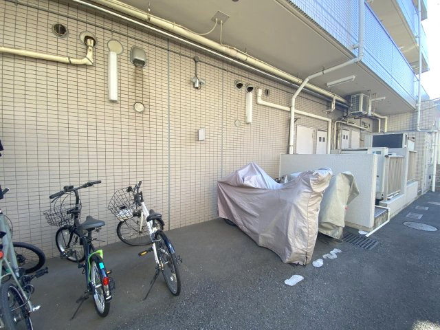 サージュ白楽の駐輪場|敷地内駐輪場です。