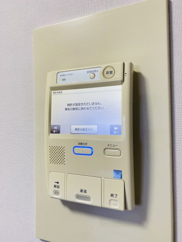 サージュ白楽のセキュリティ|来客時に便利なTVモニター付インターホン。
女性やお子様のお留守番時にも安心です♪