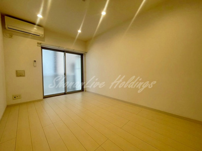 【居間・リビング】 | リブリ・グランコート新羽 | 白基調な落ち着いた雰囲気の洋室♪