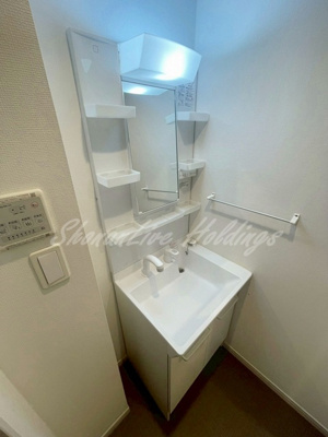 【洗面所】 | リブリ・グランコート新羽 | シャワー付き洗面台♪