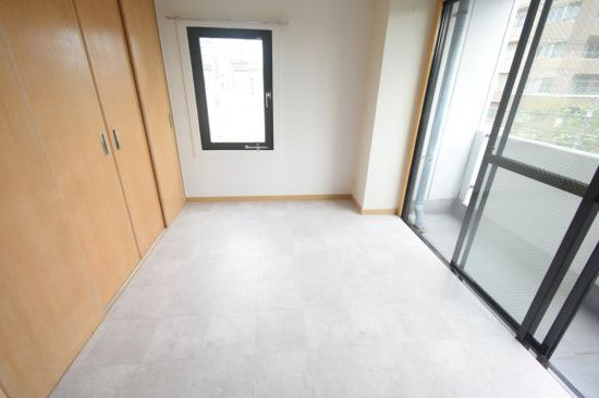 シャイン元住吉の洋室