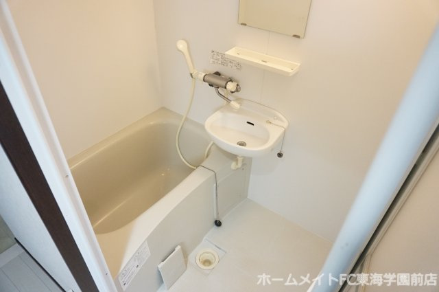 熊本市東区新外１丁目の賃貸マンションの浴室