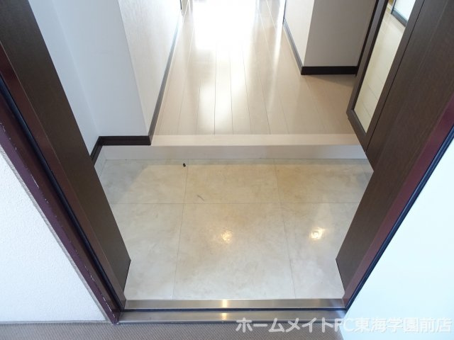 熊本市東区新外１丁目の賃貸マンションの玄関