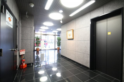 【エントランス】 | 新布引ビル