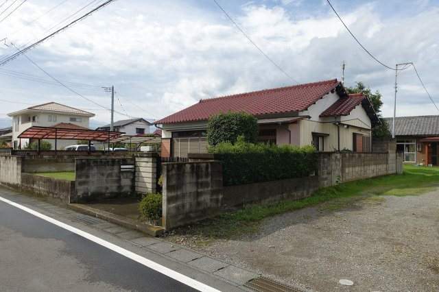 高崎市南新波町　【南道路で陽当たり良好】売地