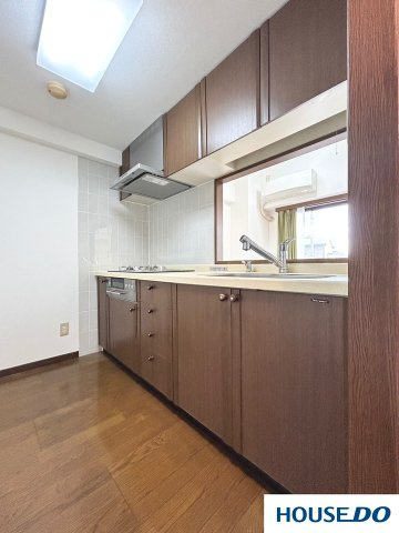 センチュリー足利リバーサイドのキッチン|コンパクトなキッチンで掃除もラクラク