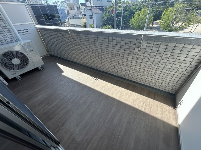 大阪市淀川区新高５丁目の賃貸マンションのバルコニー