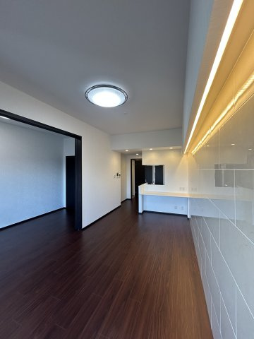 大阪市淀川区新高５丁目の賃貸マンションの居間・リビング