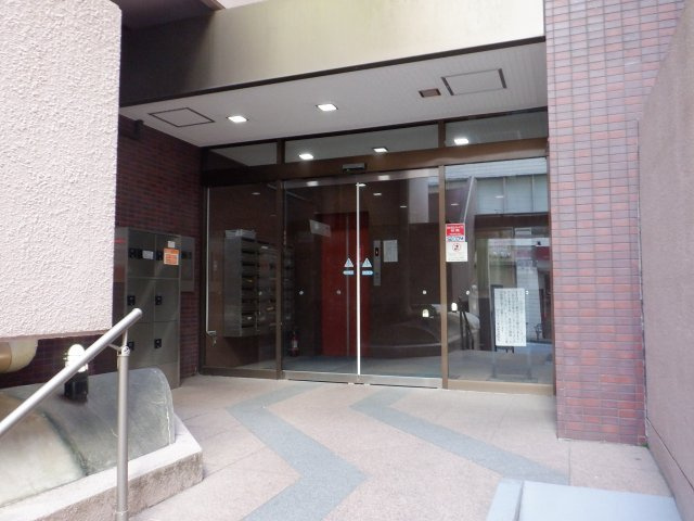 サンサーラ第4御苑のエントランス