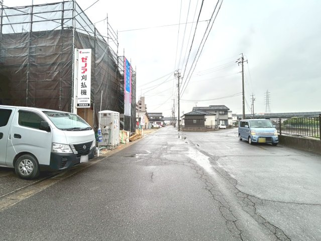 クワイエ　一宮市多加木2丁目　第13　全1区画分譲の前面道路含む現地写真|「現地（2025年10月9日）撮影」　
■前面道路　
■ヤマダ不動産　株式会社リライフ