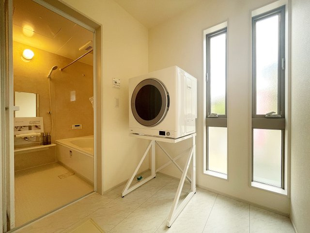 新築戸建・新築建売　福島市笹谷字道場　長期優良住宅　笹谷小・信陵中のランドリースペース|ランドリールーム付きで洗濯物をその場で干せる！2階へ洗濯物を運ぶ手間がかかりません！