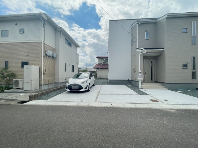 新築戸建・新築建売　福島市笹谷字道場　長期優良住宅　笹谷小・信陵中の駐車場