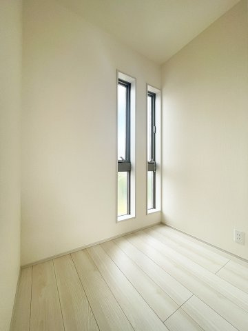 新築戸建・新築建売　福島市笹谷字道場　長期優良住宅　笹谷小・信陵中のその他|【ユーティリティルーム】収納スペースとして、書斎スペースとして使い方自由自在です！