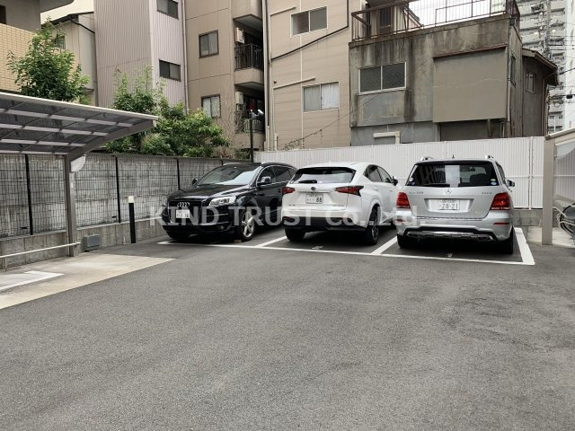 ノルデンハイム天神橋アドバンスの駐車場|カースペースがあります