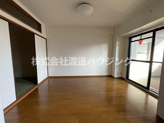 アラメダ江坂の居間・リビング