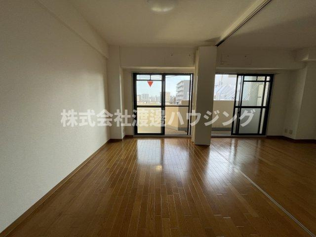 アラメダ江坂の居間・リビング