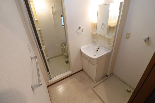 川崎市多摩区南生田２丁目のアパートの洗面所