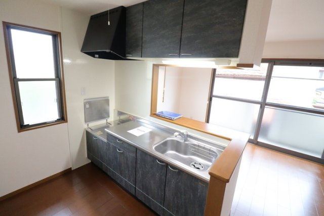 川崎市多摩区南生田２丁目のアパートのキッチン