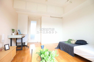 【寝室】 | セレニテ江坂四番館 | 明るく開放感のある居室で、自分だけのくつろぎ空間を。