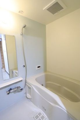 ベルデュールⅢの浴室