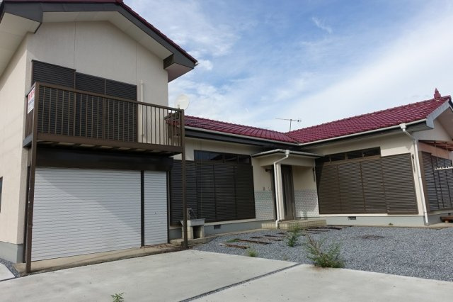 高崎市箕郷町生原　【ガレージ付リノベーション済】中古住宅の外観|南西側から